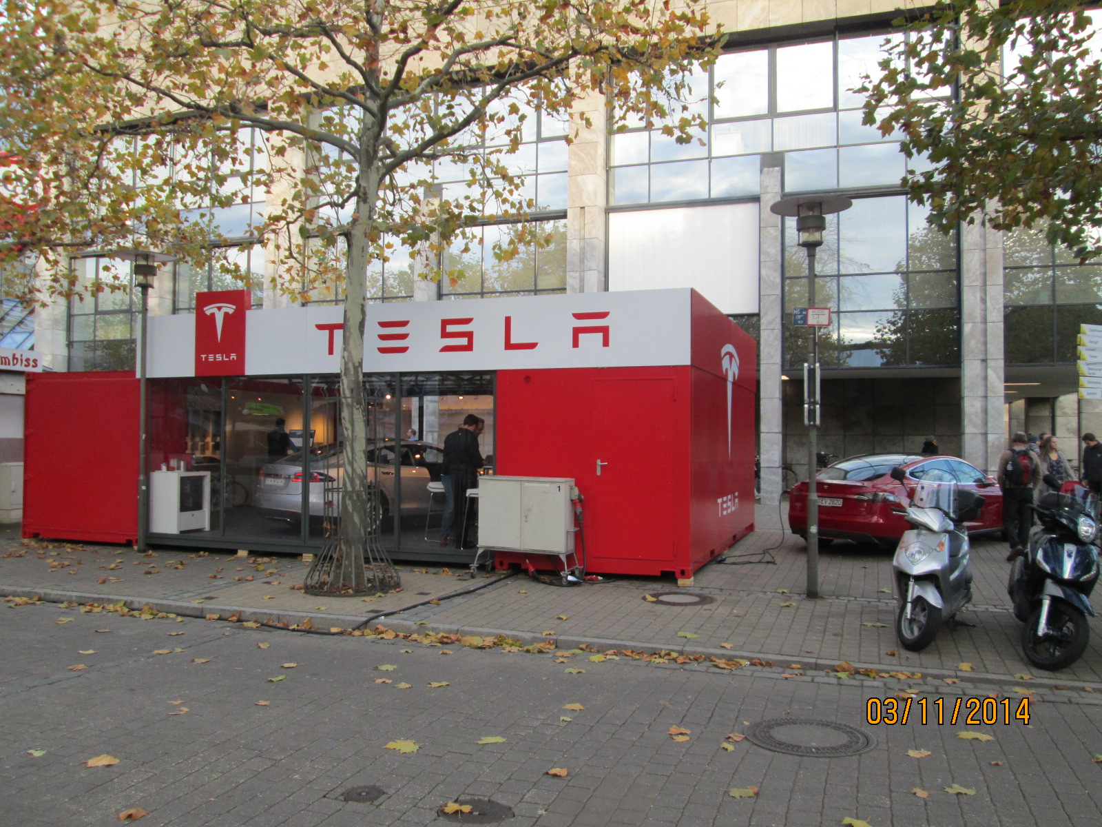 Tesla probefahren in Erlangen